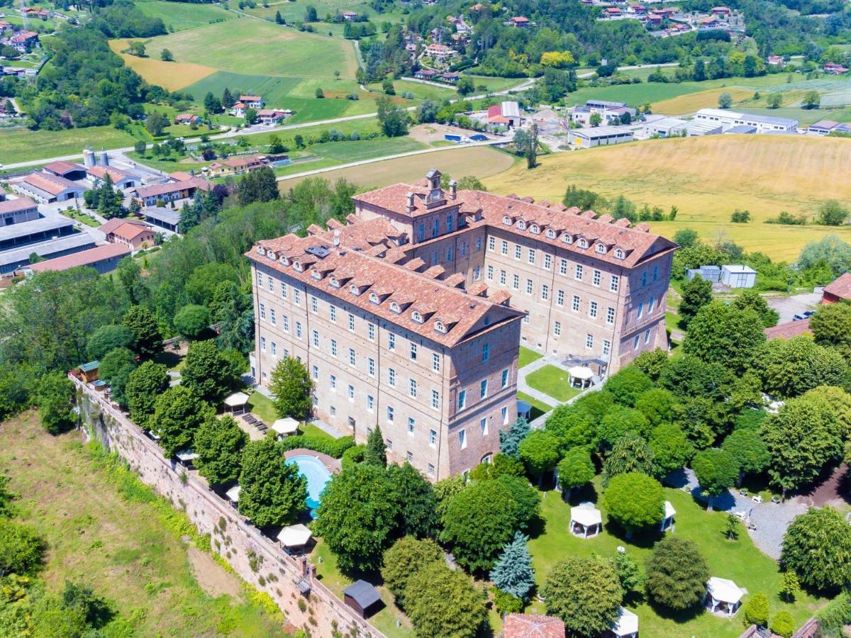 Montaldo Castle & Resort Montaldo Torinese ภายนอก รูปภาพ