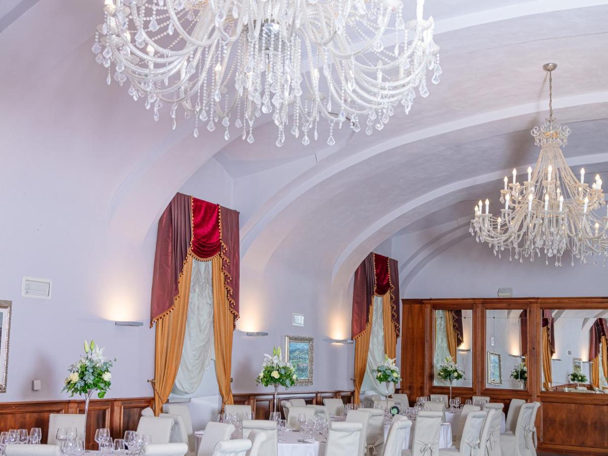 Montaldo Castle & Resort Montaldo Torinese ภายนอก รูปภาพ