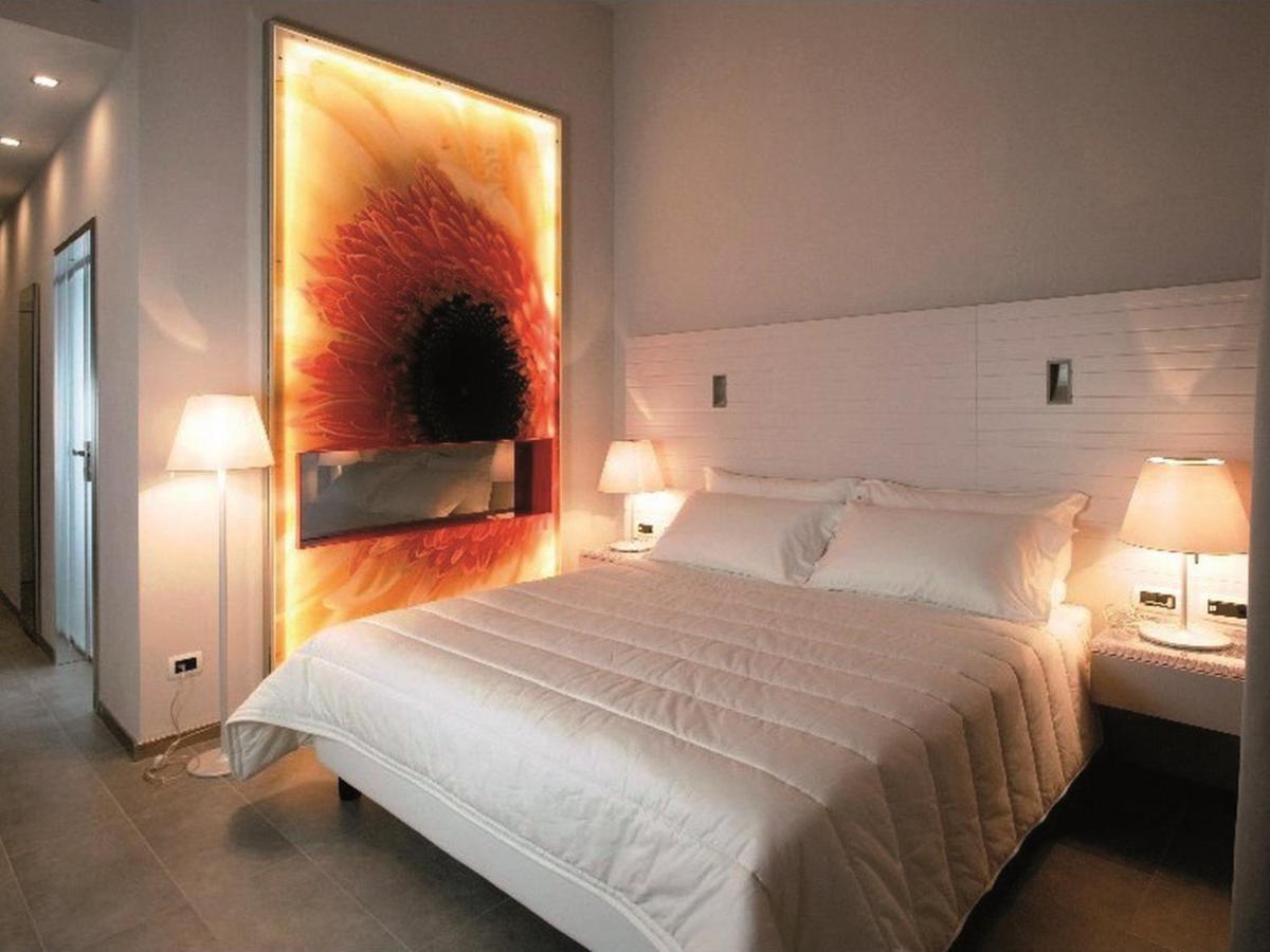 Montaldo Castle & Resort Montaldo Torinese ภายนอก รูปภาพ