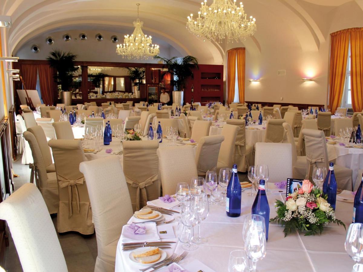 Montaldo Castle & Resort Montaldo Torinese ภายนอก รูปภาพ