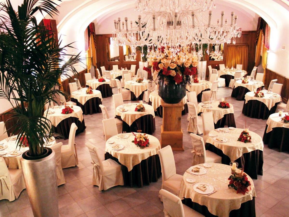 Montaldo Castle & Resort Montaldo Torinese ภายนอก รูปภาพ