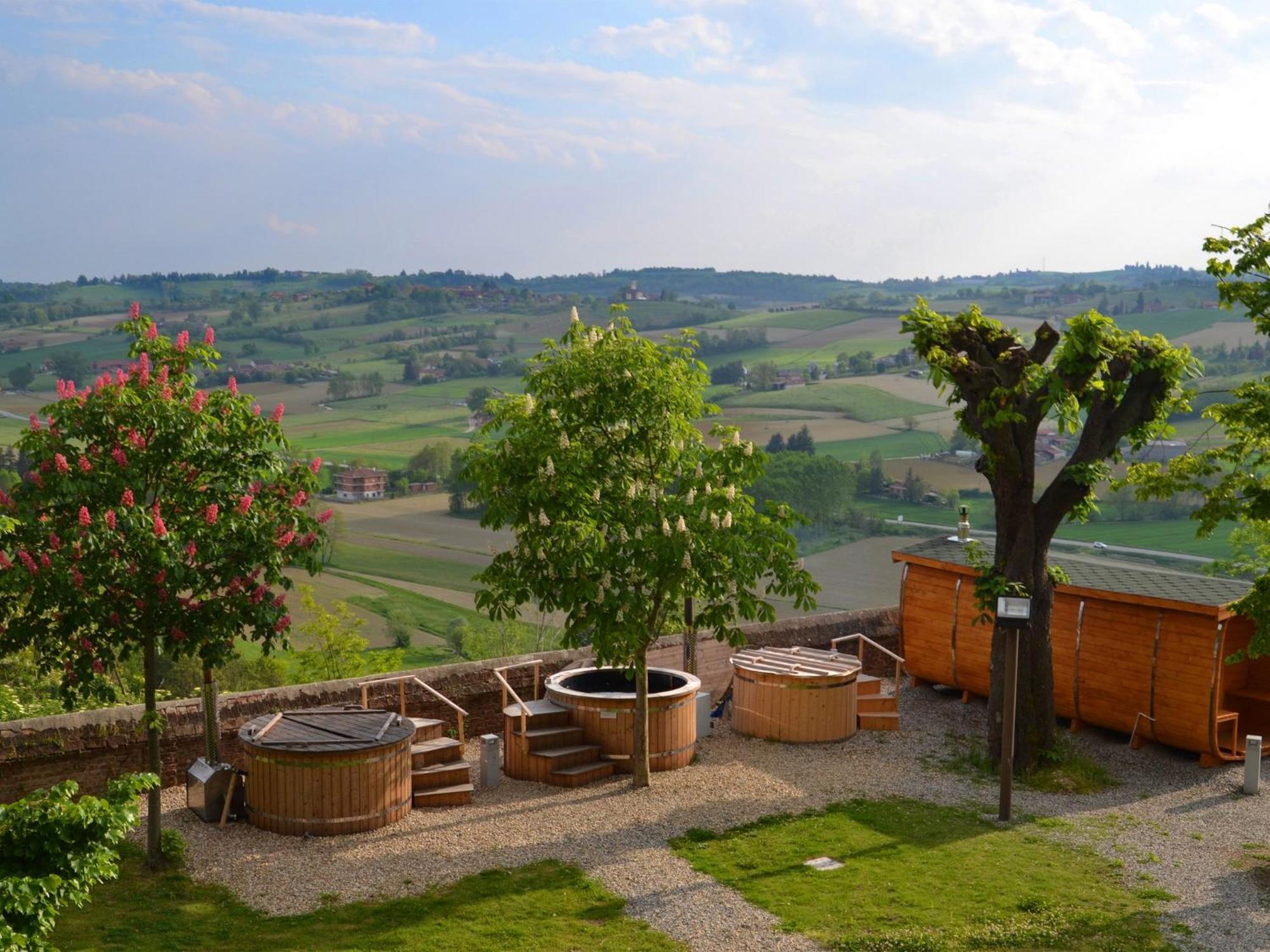 Montaldo Castle & Resort Montaldo Torinese ภายนอก รูปภาพ